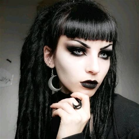 Pin By Sydney Lang On Makeup Gothic Hairstyles Goth Hair Dreads Girl