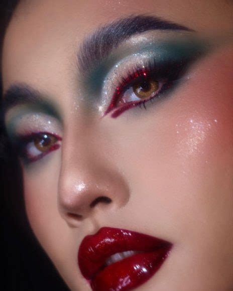 40 Gorgeous Holiday Makeup Ideas Ombre Shimmery Eyes Bold Lips