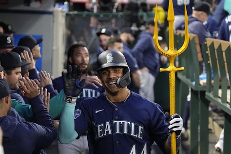 Crawford Has 4 Hits Rodríguez Homers In Mariners 6 2 Victory Over Angels
