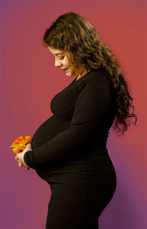 Pregnant Women Hd Wallpaper Lovepik Provides 98000 Pregnant Women