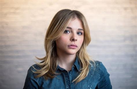 At 17 Chloë Grace Moretz Handles Grown Up Realities The New York Times