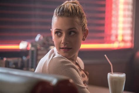 Lili Reinharts Best 9 Moments As Betty Cooper On Riverdale Teen Vogue