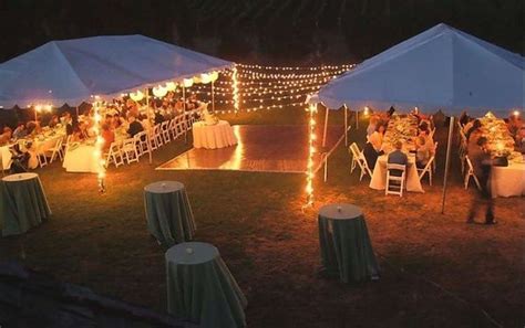 Beautiful Backyard Wedding Decor Ideas To Get A Romantic Impression 26