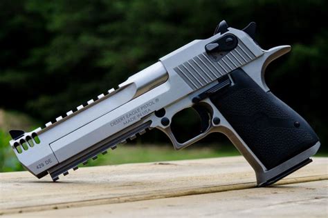 Desert Eagle The Super Gun That Was A Complete Flop The National Interest
