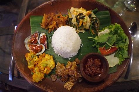 Dinner is served - Picture of Kurnia Village Jogja, Yogyakarta