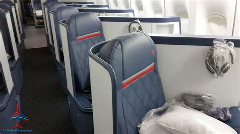 Delta Air Line 747 Delta One Business Class Seat Flight Review Nrt Japan To Dtw Detroit