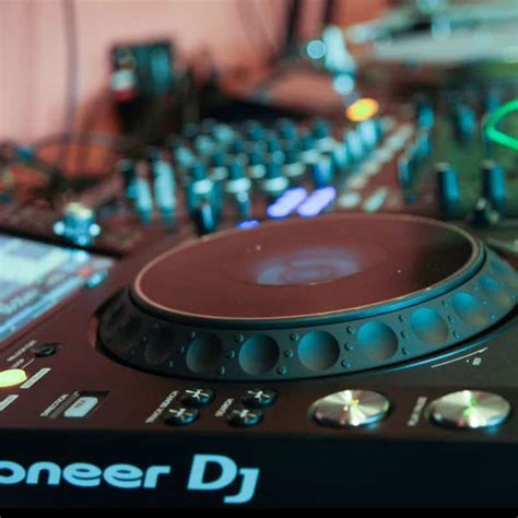 Audio production courses and tutorials (udemy) 2. Garnish Music Production & DJ School | Classes in Los Angeles & Online