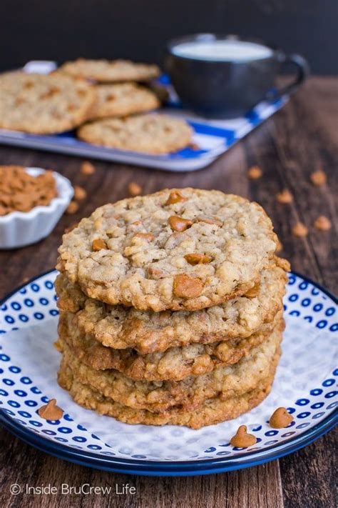 126 calories, 1 starch choice, 1 fats choice 16 grams carbohydrate, 2 grams protein, 6 grams fat. Cinnamon Banana Oatmeal Cookies - crispy edges and chewy ...