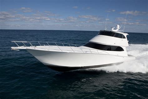 Convertible Motor Yacht With Enclosed Flybridge Sport Fishing