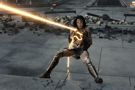 Zack snyder's justice league is launching worldwide on march 18. This Is the Right Way to Watch Zack Snyder's Justice ...