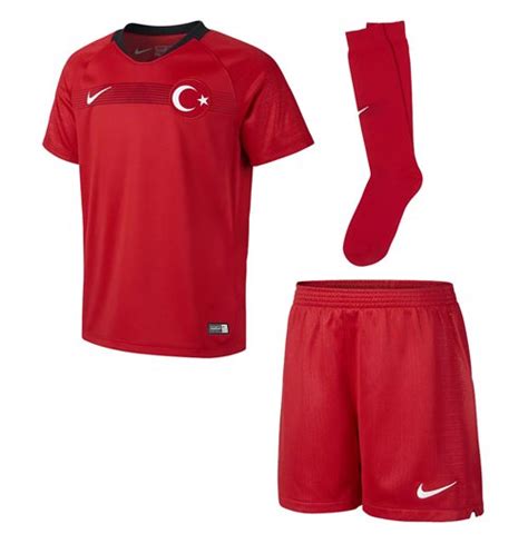 Die resultate und livescore aus türkei sind immer aktuell. Kaufe Fußballtrikot-Set für Kinder Die Türkei Fussball ...