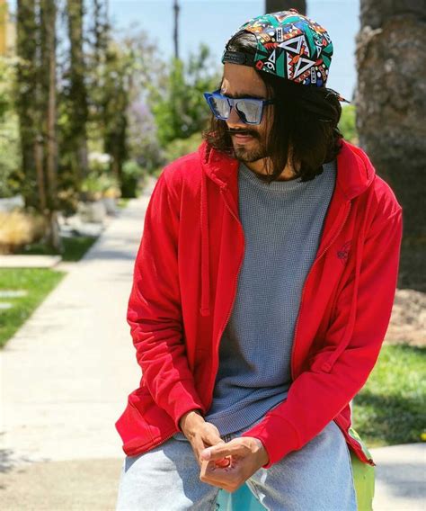 * bhuvan bam as himself * banchoddas chhatriwala (bancho), bhuvan's friend * sameer fuddi, bancho's cousin.( my favourite) * babloo ji, bhuvan's father * jaanki ji, bhuvan's mother * titu. Pin by Bunny on BB | Youtube stars, Youtube, Bomber jacket