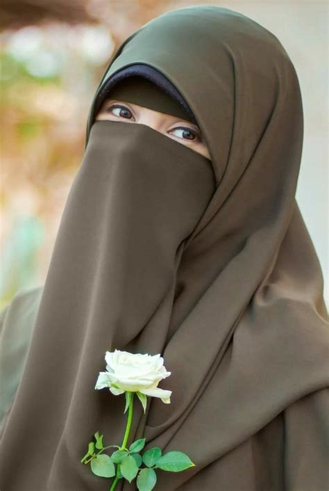 Pin By Akhila Vrasilevic On Niqab Ladies Niqab Islamic Girl Stylish Hijab