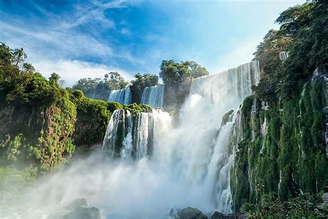 Where Are The Iguazu Falls