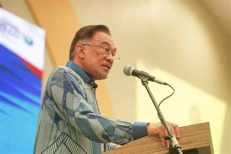 Malaysia's anwar meets king in bid to form new government. Anwar Ibrahim Dijangka Jadi Ketua Pembangkang | Malaysia ...