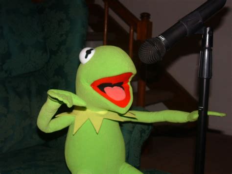 Kermit The Frog Sings Honoring Us With His Presence Kermi Flickr