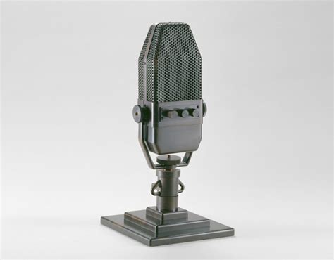 Microfono A Nastro Tipo Axbt Della British Broadcasting Corporation