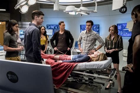 New Stills From The Flashsupergirl Musical Crossover Episode Provide An Official Look At The