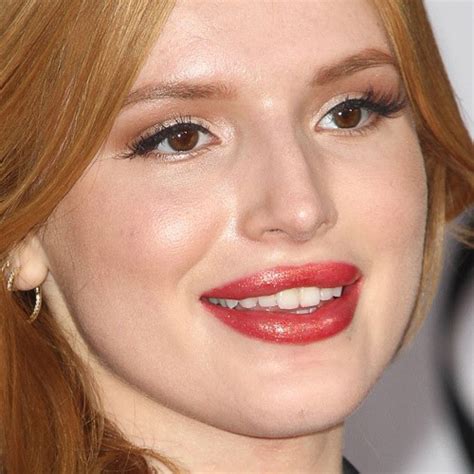 Bella Thorne Makeup Gold Eyeshadow And Peach Lipstick Steal Her Style