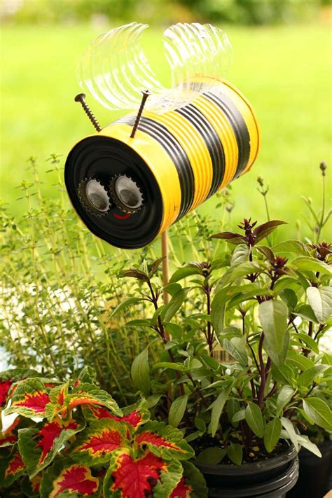 Tin Can Honey Bee Think Crafts By Createforless Outdoor Crafts