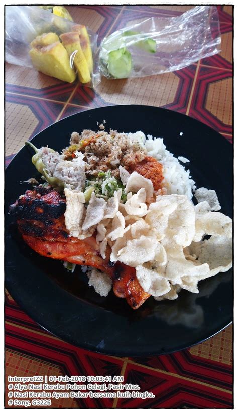 Your nasi kerabu can be accompanied by anything you want ….but it's usually eaten with a choice of ikan goreng tepung daging bakar ayam goreng or ayam percik. Aliya Nasi Kerabu Pohon Celagi Kampung Binjai Pasir Mas