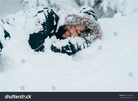 30040 Sleeping On Snow Images Stock Photos And Vectors Shutterstock