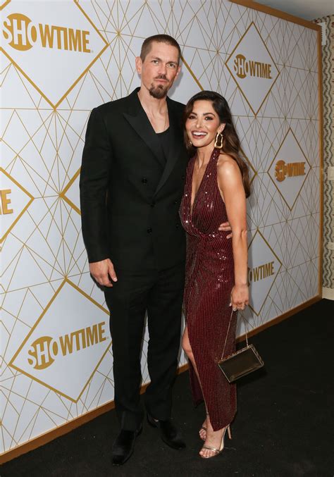 Sarah Shahi And Steve Howey Announce Separation — Who Is The Shameless Stars Future Ex Wife