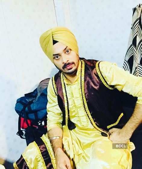 Tv Actor Manmeet Grewal Commits Suicide Over Unpaid Dues Photogallery Etimes