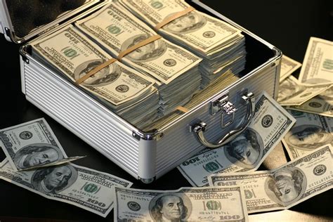 For one dollar you get today 0 bitcoins 00 btc. John McAfee confirme sa prédiction d'un Bitcoin BTC à 1 ...