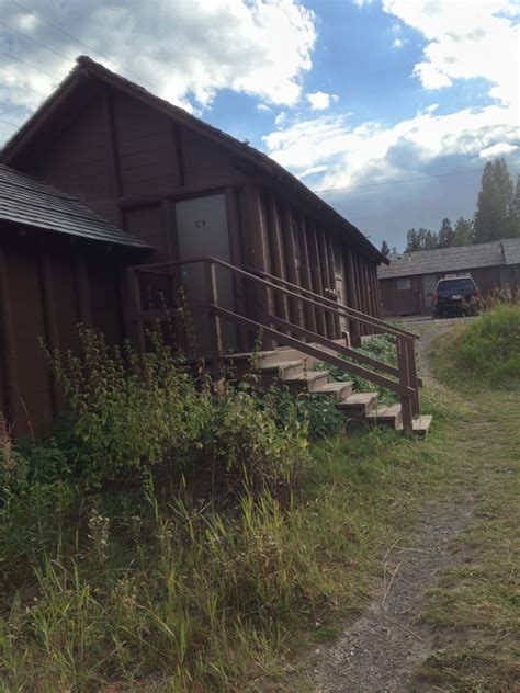 Lake hotel cottages are behind the lake hotel. Lake Lodge Cabins - 18 Reviews - Hotels - Yellowstone ...