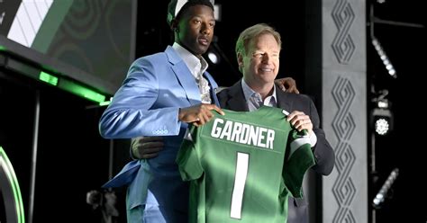 Jets Sign Sauce Gardner First Of 3 First Round Draft Picks Cbs New York