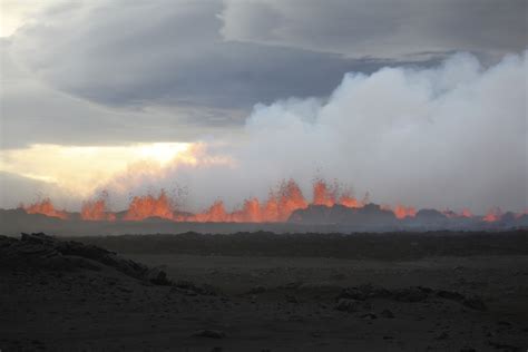 Magma Erupts From Icelands Bardarbunga Volcano