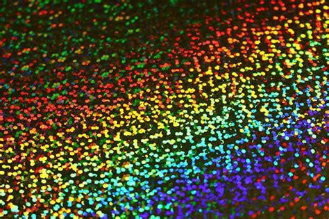 Researchers Create 3 D Full Color Holographic Images With Nanomaterials