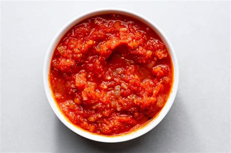 If you're curious how to take the fresh tomatoes from your garden and turn them into a tasty sauce, you've come to. How to Make Tomato Sauce From Fresh Tomatoes
