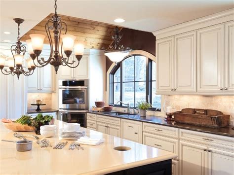 In the national kitchen and bath association (nkba) annual trends report, natural, organic style skyrocketed into the top three kitchen design styles for 2021 (up from 10th in 2019). Kitchen Trends to Watch for in 2021 | Cabinet World of PA