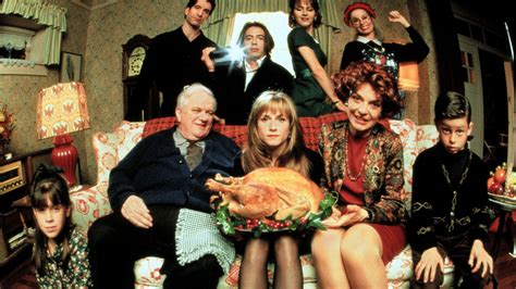 7 best thanksgiving movies to stream with the whole…