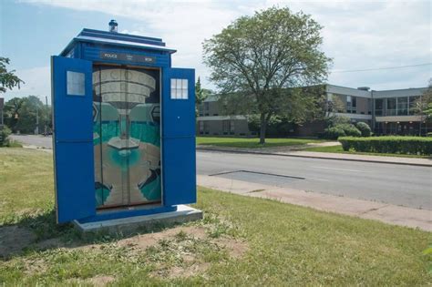 Super Fan Builds Doctor Who Tardis Library In His Detroit Neighborhood