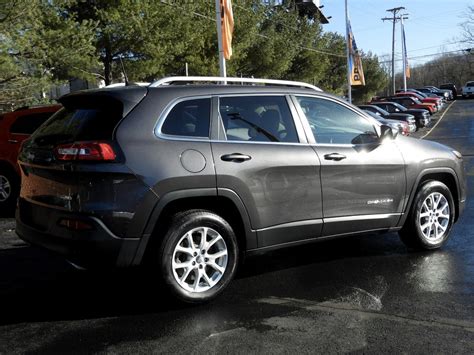 Pre Owned 2017 Jeep Cherokee Latitude 4wd Sport Utility