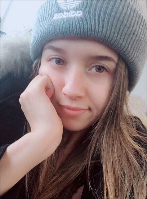 Streamer Pokimane No Makeup Latest Pictures What Is Her Natural Look