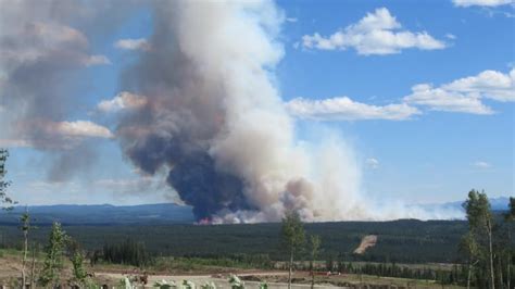 350 Hectare Wildfire Near Hinton Alta Burning Out Of Control Cbc News