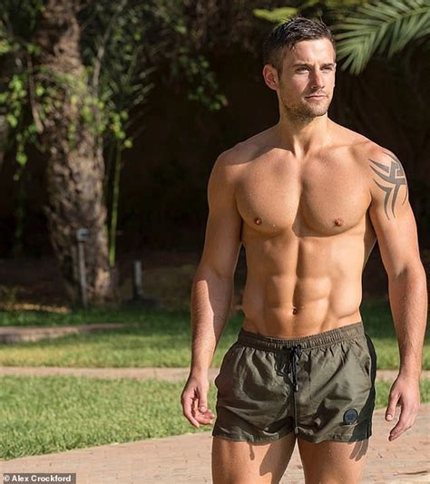 Hunky Personal Trainer Loses 1000 Instagram Followers In 24 Hours