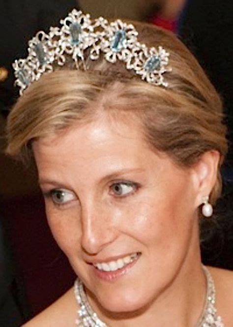 Queen Elizabeth Ii Of The United Kingdoms Aquamarine Tiara Queen