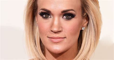 Carrie Underwood Says Scar Is Not Plastic Surgery