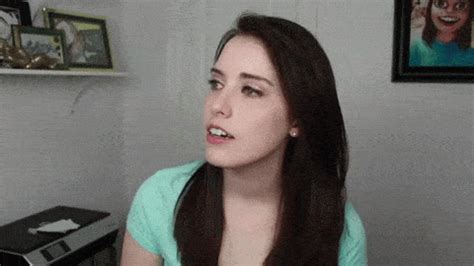 Laina Gifs Find Share On Giphy