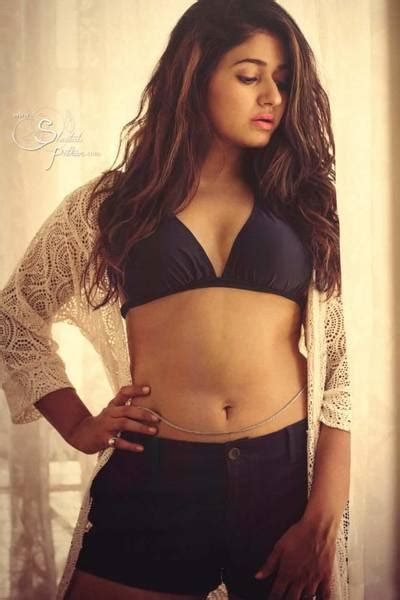 Rare Sexy Pictures Of Poonam Bajwa Hot Collections