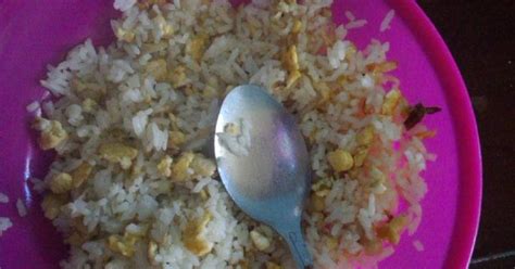 Banyak yang tak berani membuat sendiri nasi kuning karena dianggap susah. Resep Nasi goreng putih oleh Yola Aling - Cookpad