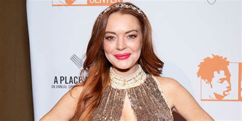 Lindsay Lohan Covers ‘jingle Bell Rock For Netflix Movie ‘falling For Christmas Throws It