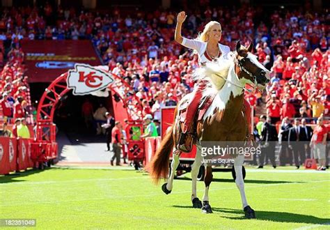 Kansas City Chiefs Cheerleaders Photos And Premium High Res Pictures