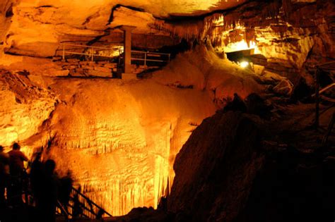 10 Famous Caves In The World For Every Kind Of Explorer