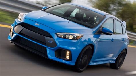 23 Liter Ecoboost Powering Ford Focus Rs Wins 2017 Wards 10 Best